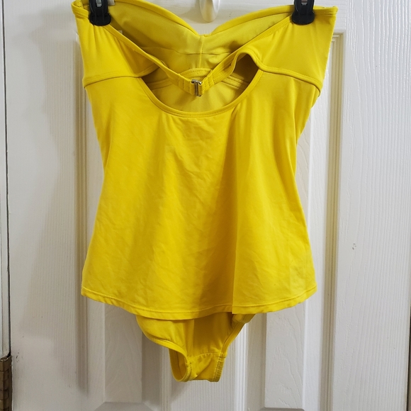 Jantzen Yellow Bathingsuit - Picture 4 of 9